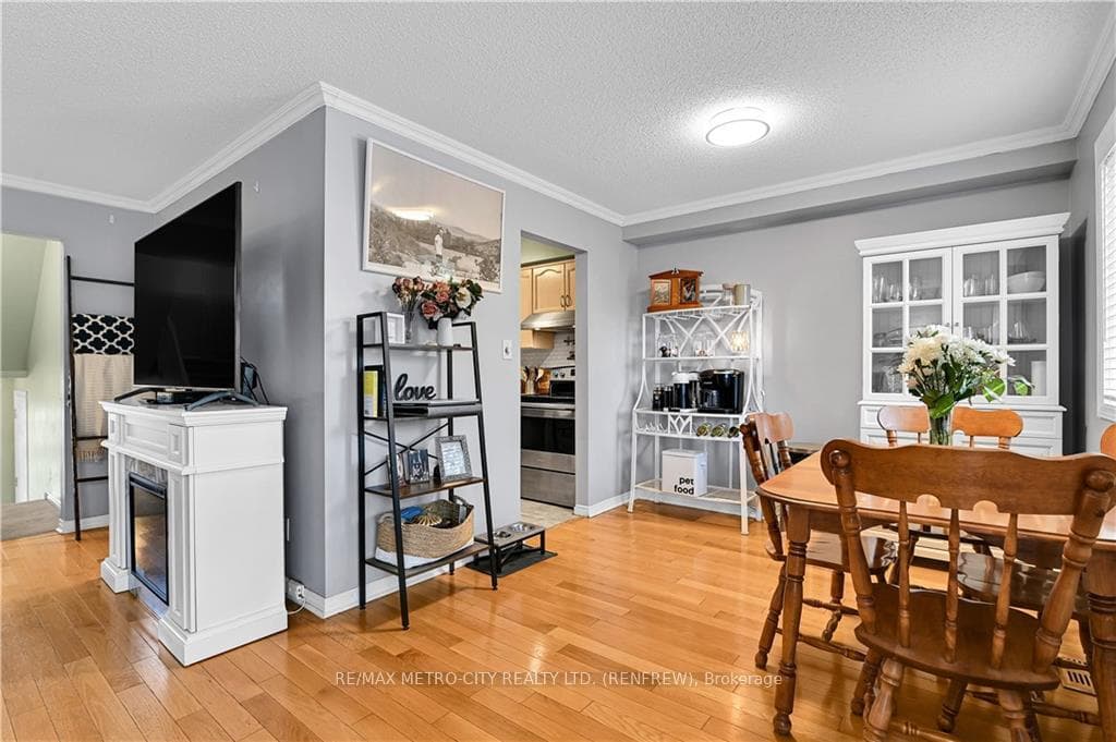 327 AIRTH Boulevard photo 8