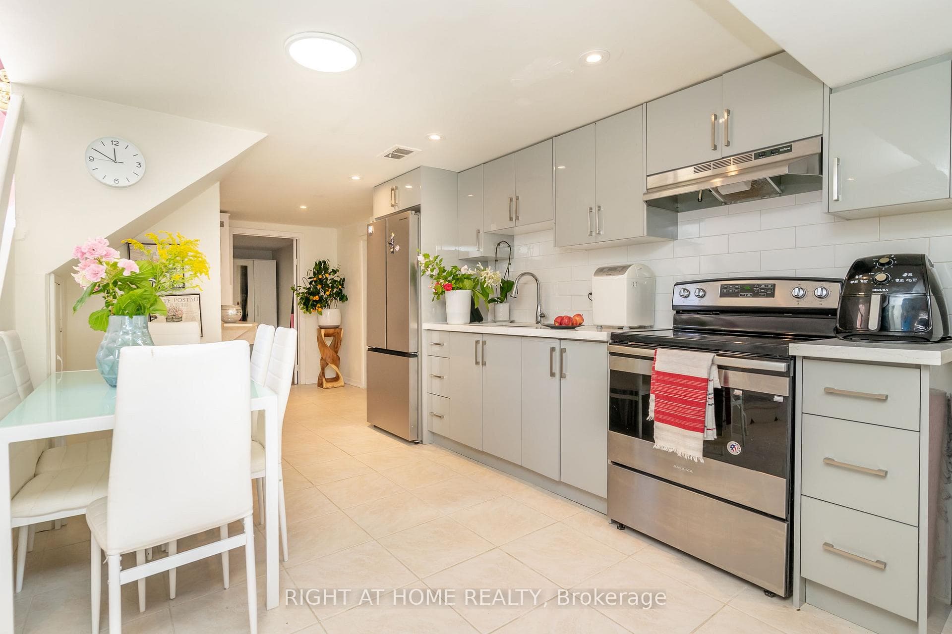 63 Allonsius Drive photo 19