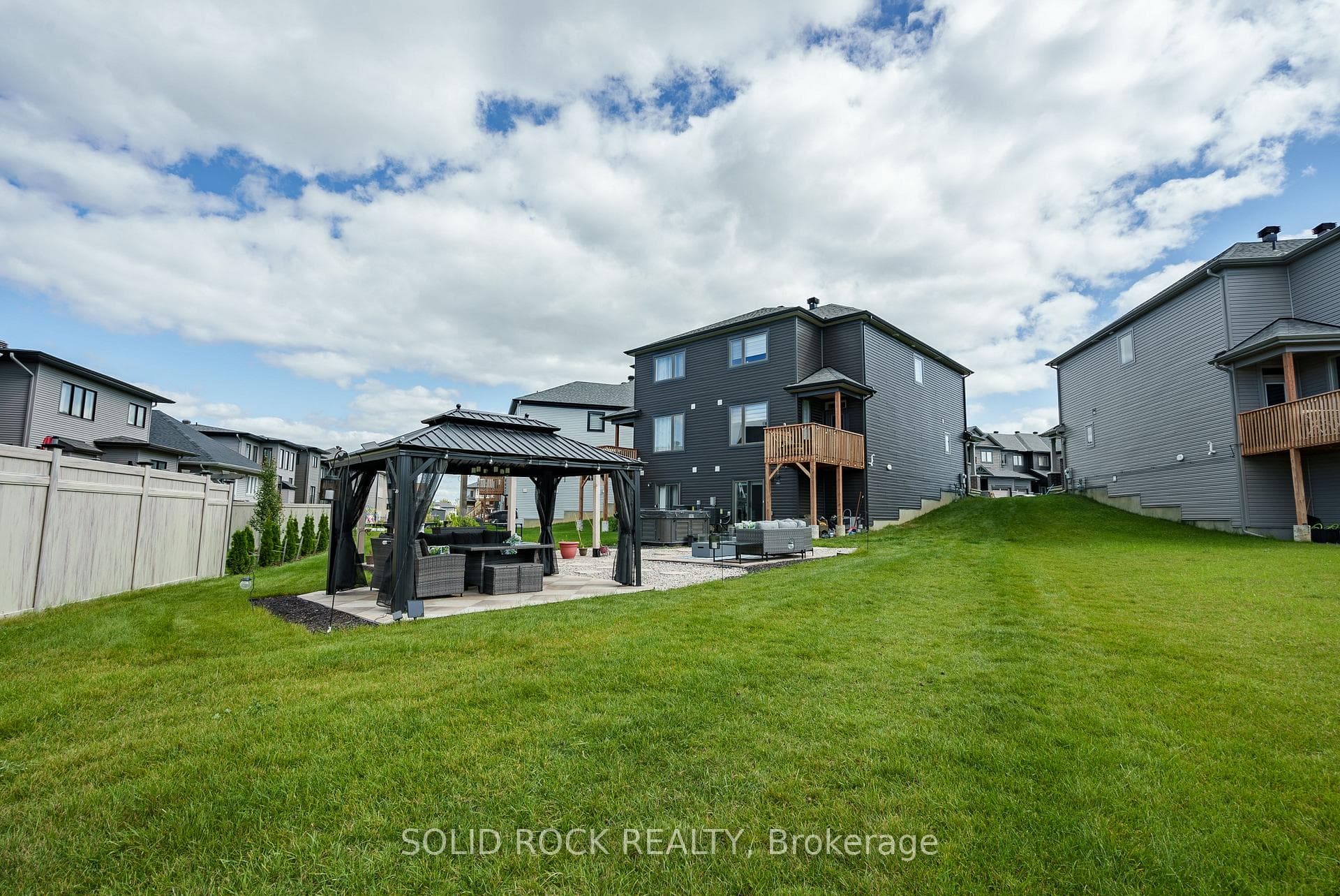 335 Grackle Street photo 39