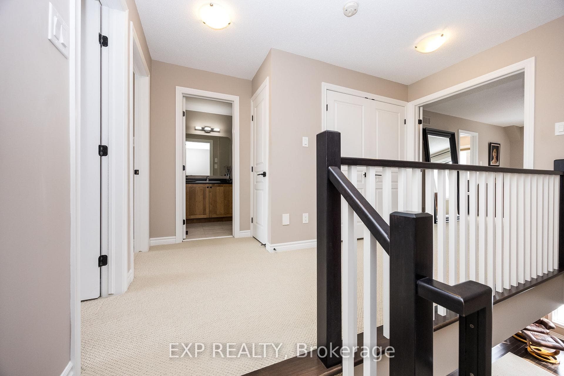 1004 Ottenbrite Crescent photo 16