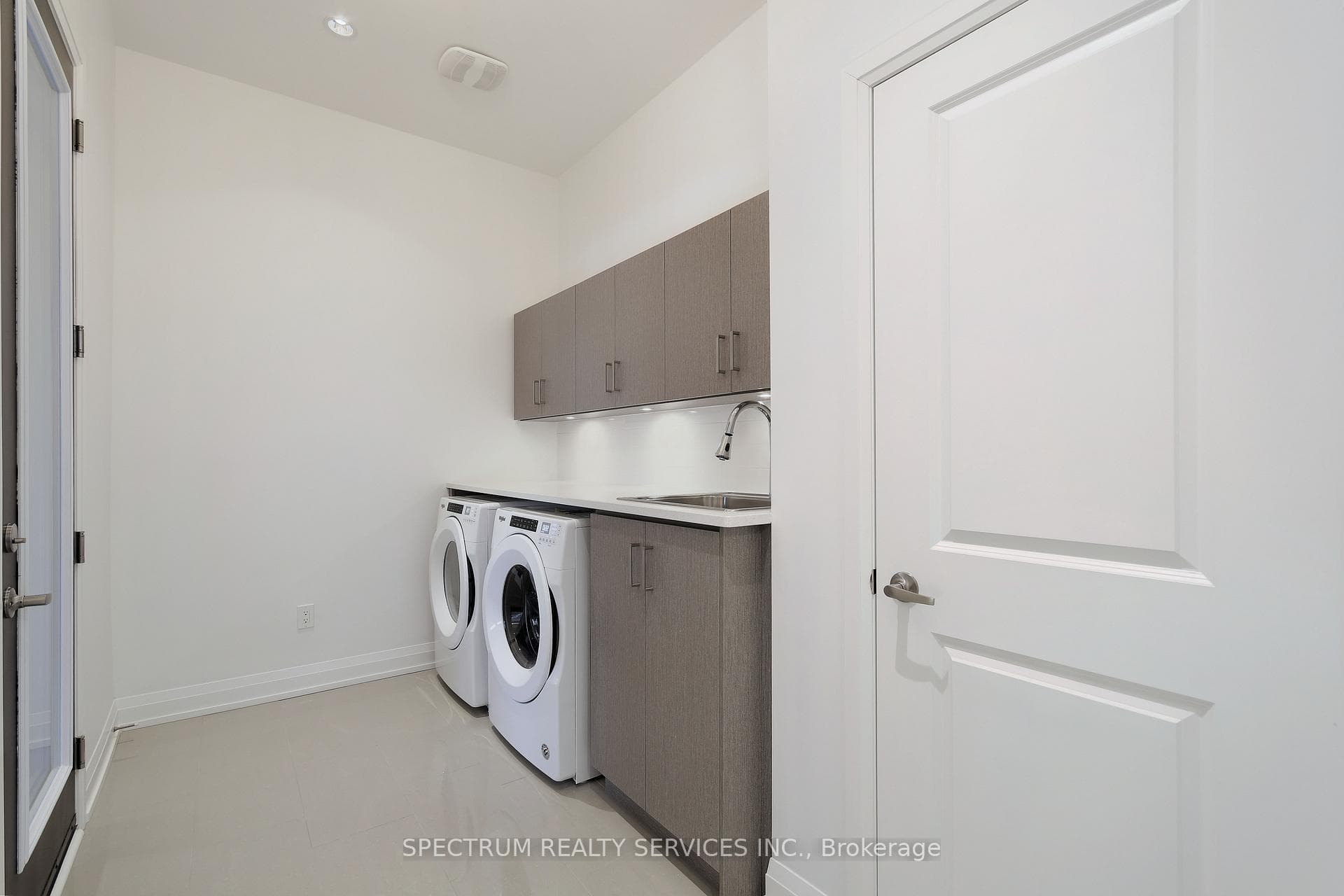 60 Crimson King Way photo 17