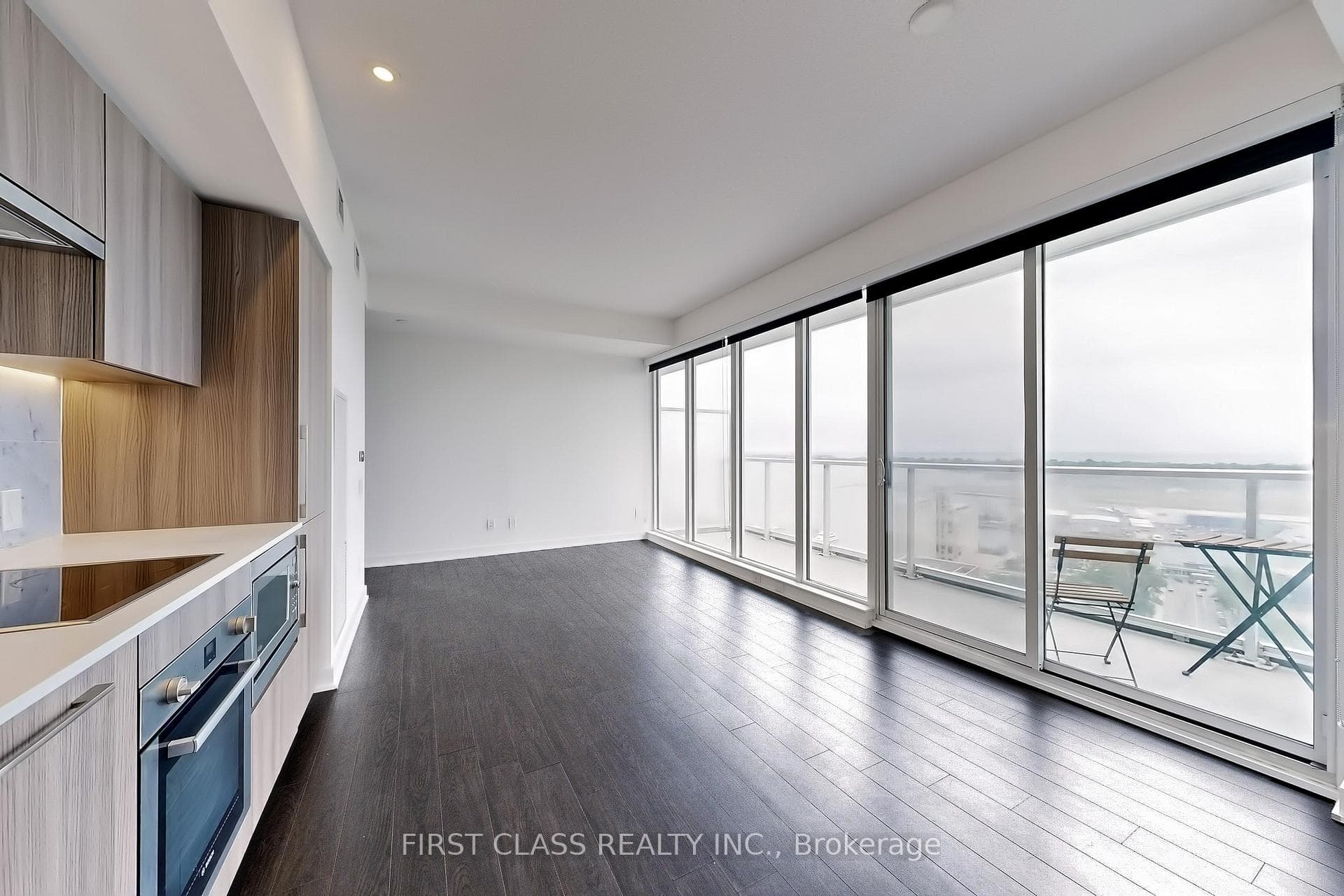 19 Bathurst Street Unit 3012 photo 12