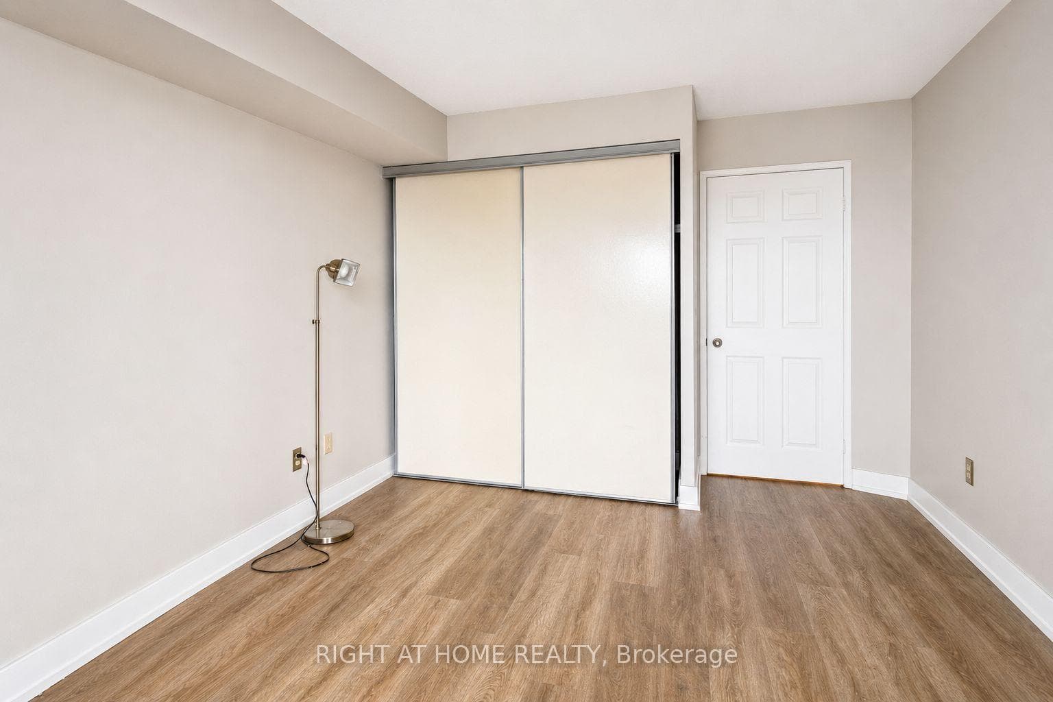 325 Webb Drive Unit 1811 photo 20