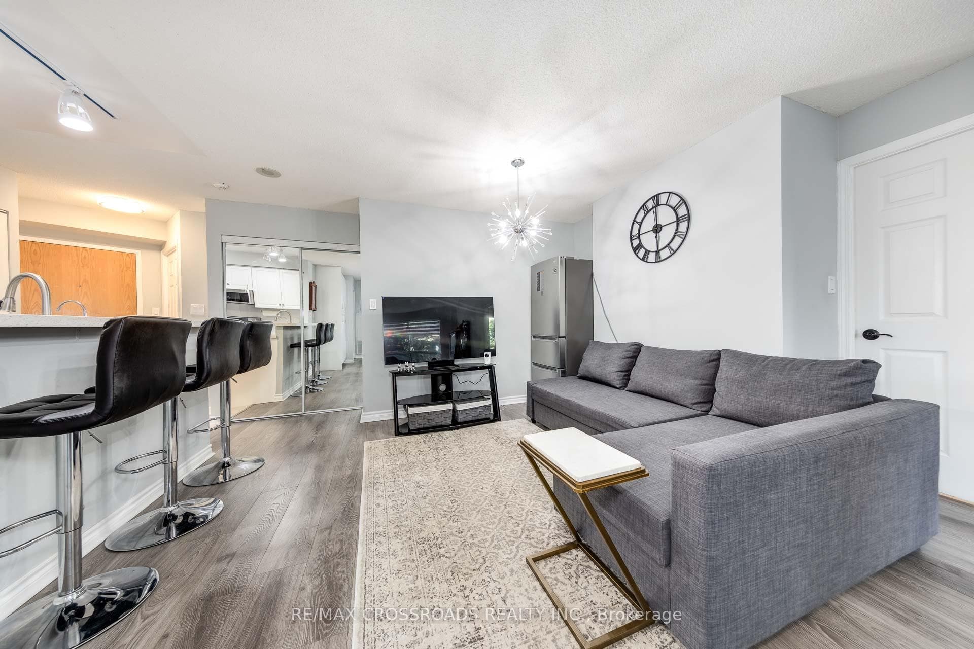 7 Lorraine Drive Unit 203 photo 9