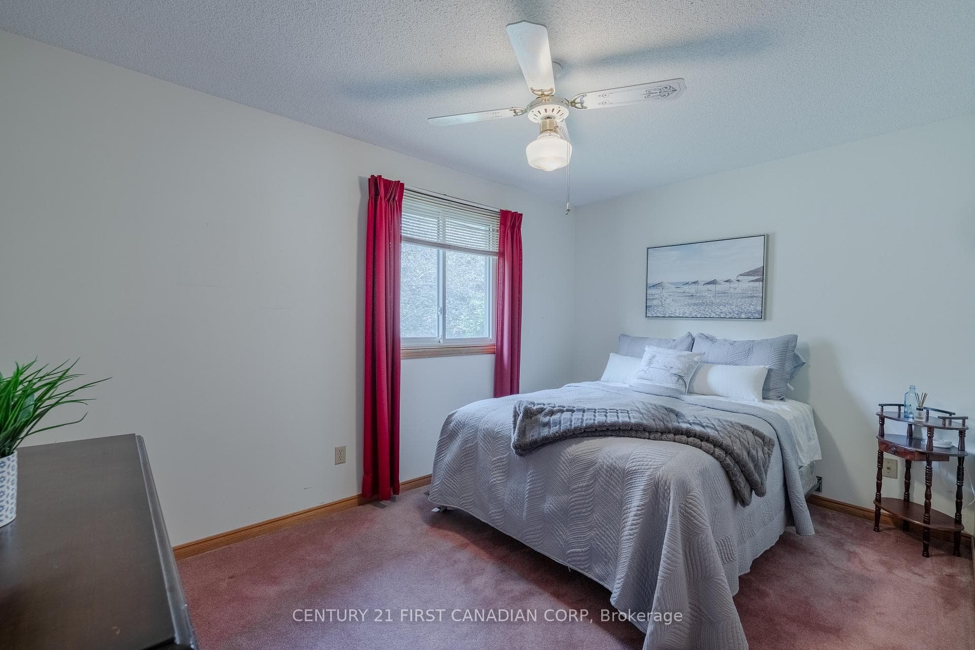 90 Bradley Avenue photo 15