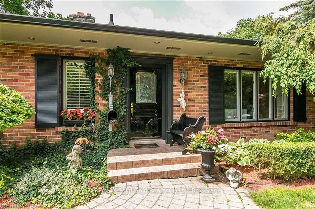 65 Edgehill Drive photo 4