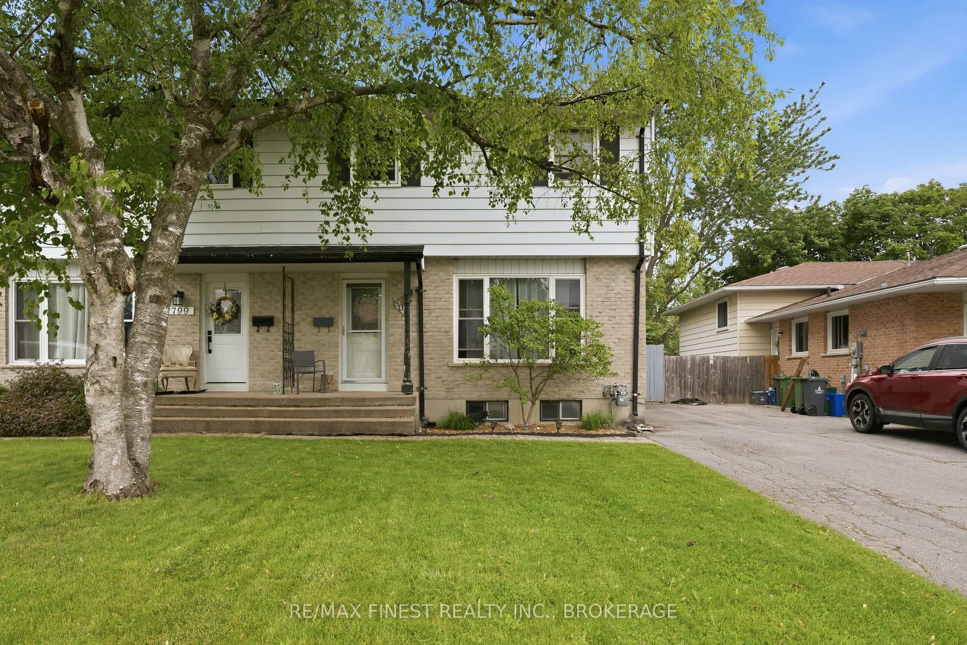 801 Grouse Crescent photo 1