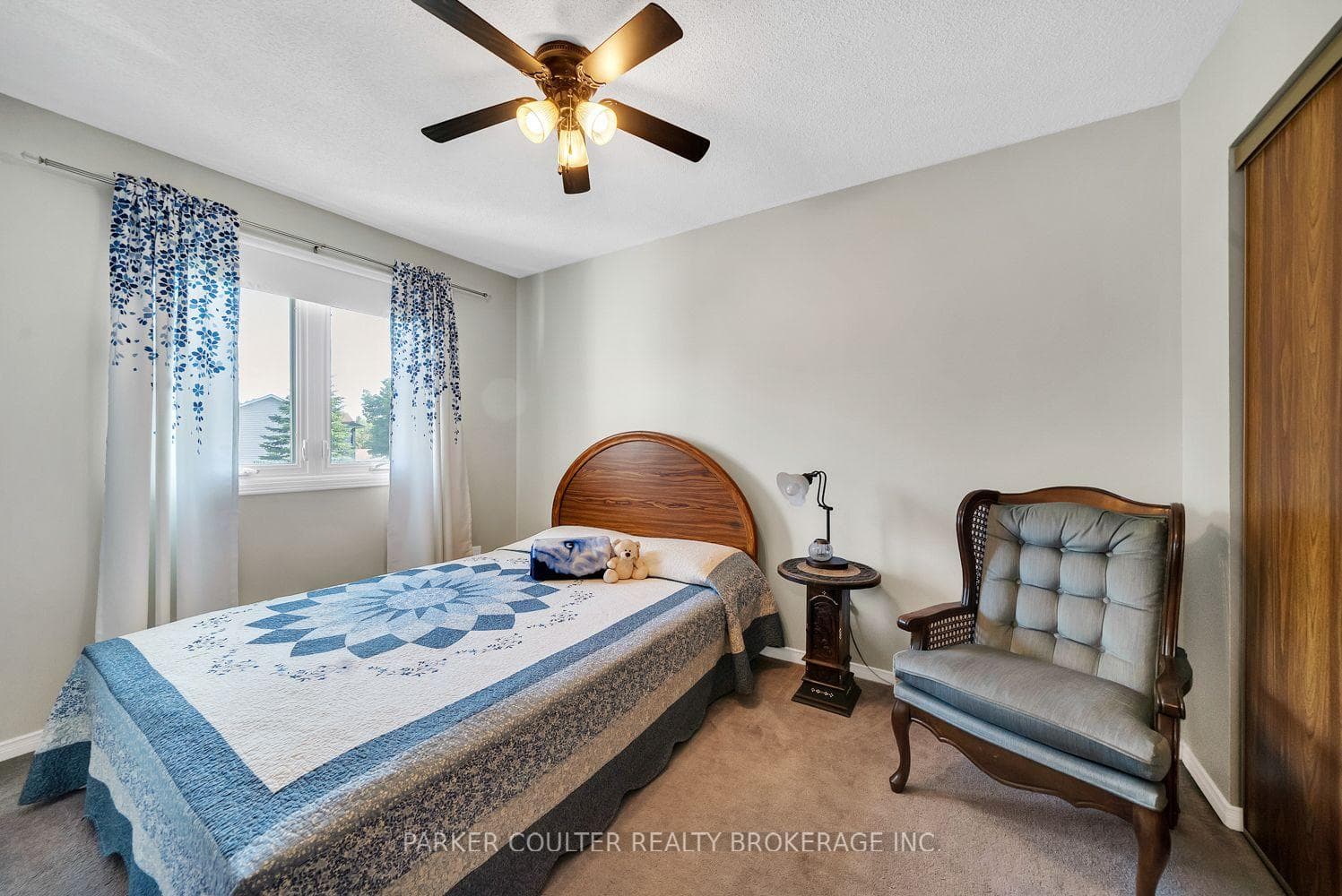 1098 Maclean Street photo 27