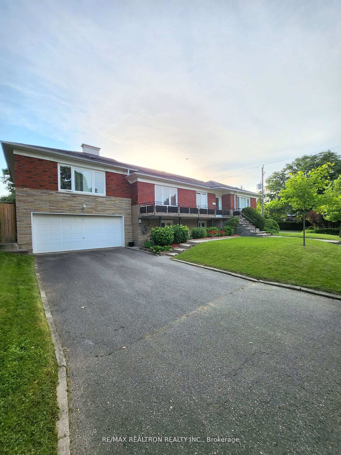 257 Betty Ann Drive photo 1