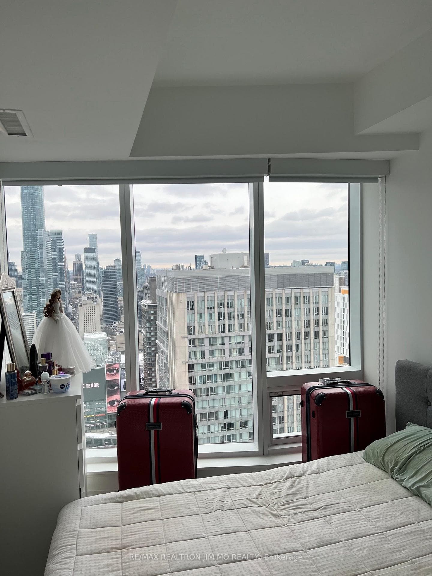 197 Yonge Street Unit 3914 photo 10