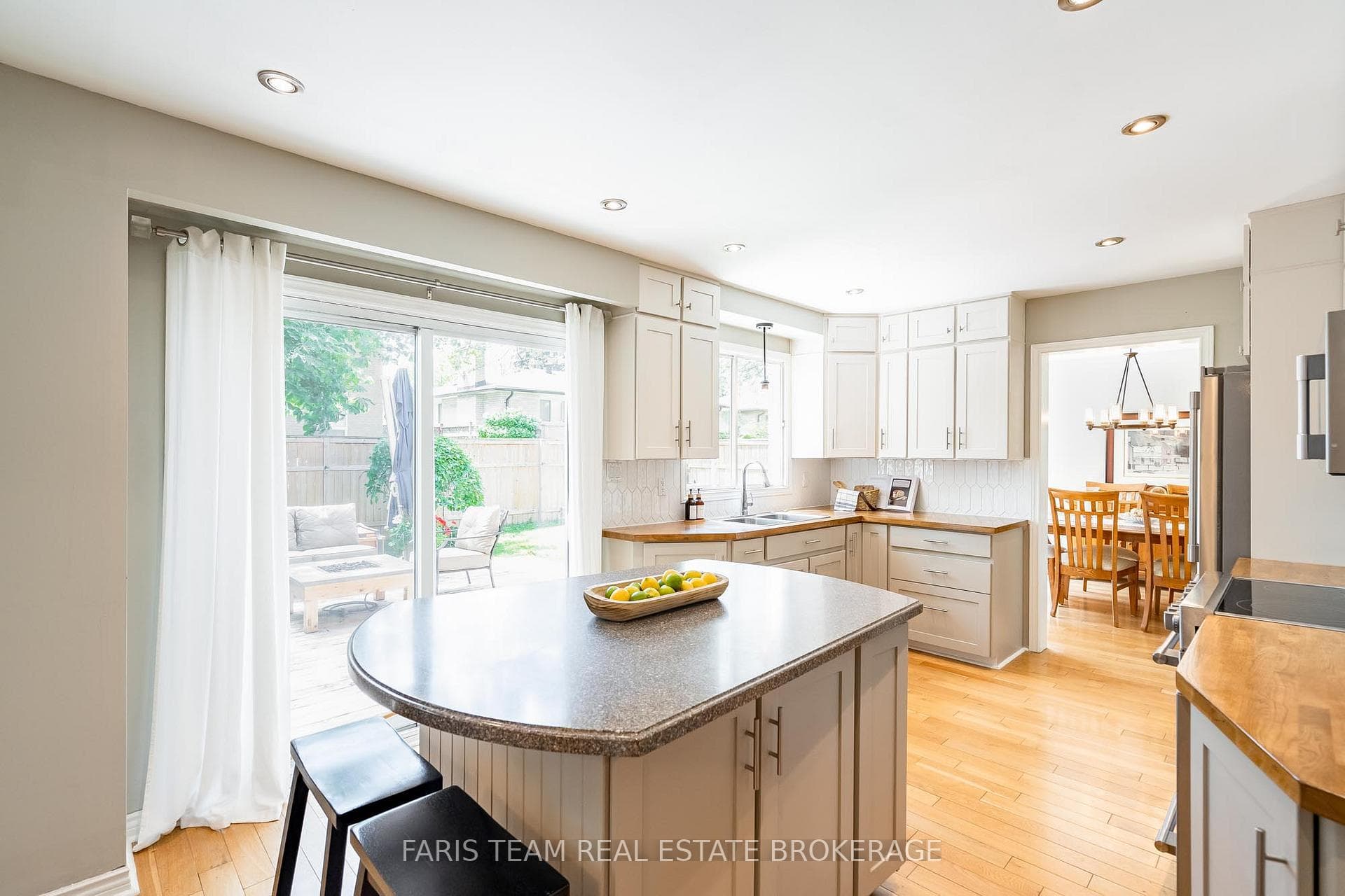55 Oakridge Drive photo 10