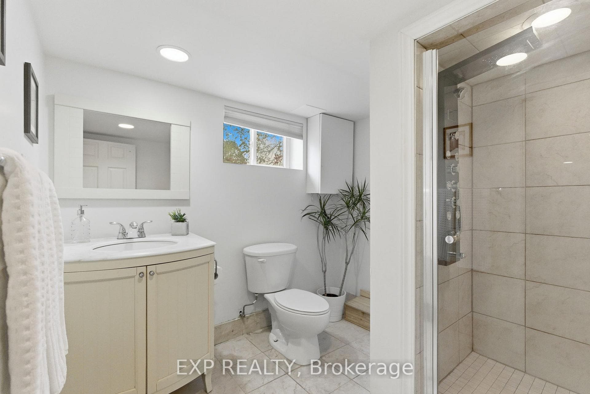 280 East 11th Street photo 19