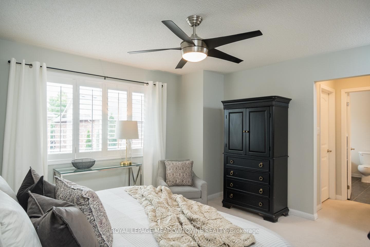 907 Vickerman Way photo 25