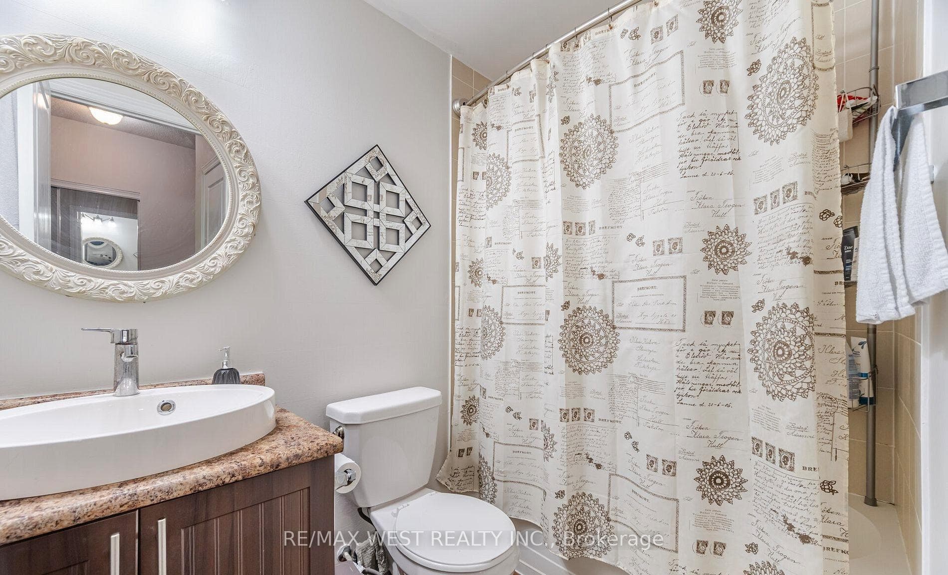 570 Lolita Gardens Unit 209 photo 5