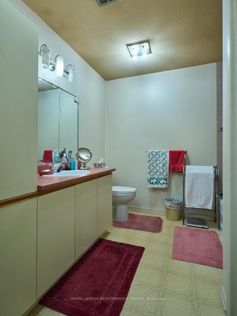 Main bathroom