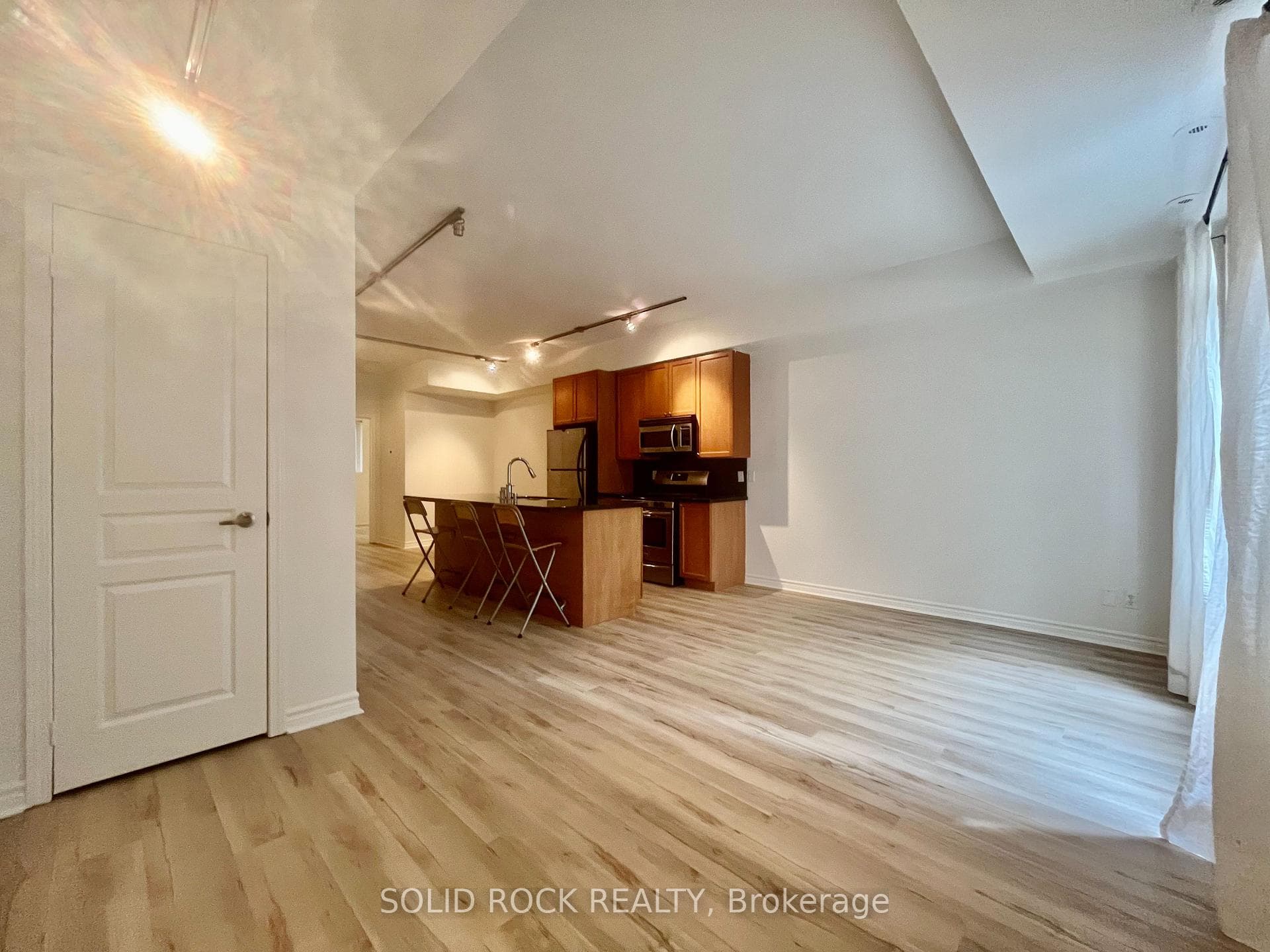 60 Carr Street Unit 1 photo 3