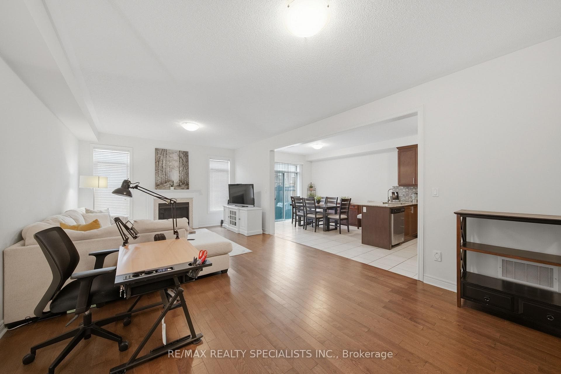 12 Fortis Crescent photo 9