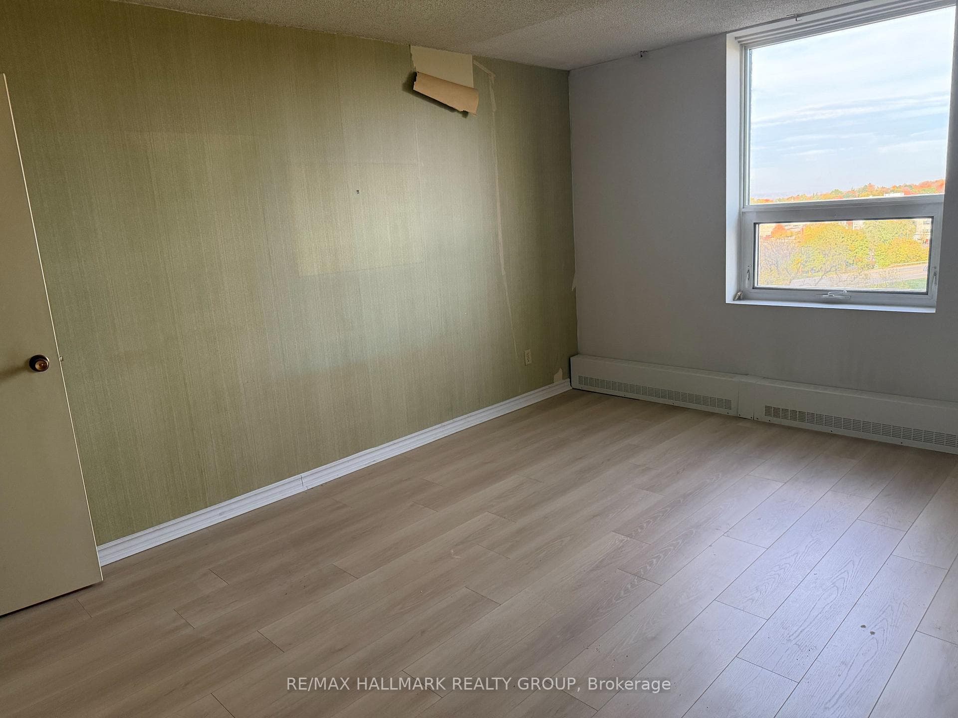 665 Bathgate Drive Unit 1007 photo 10