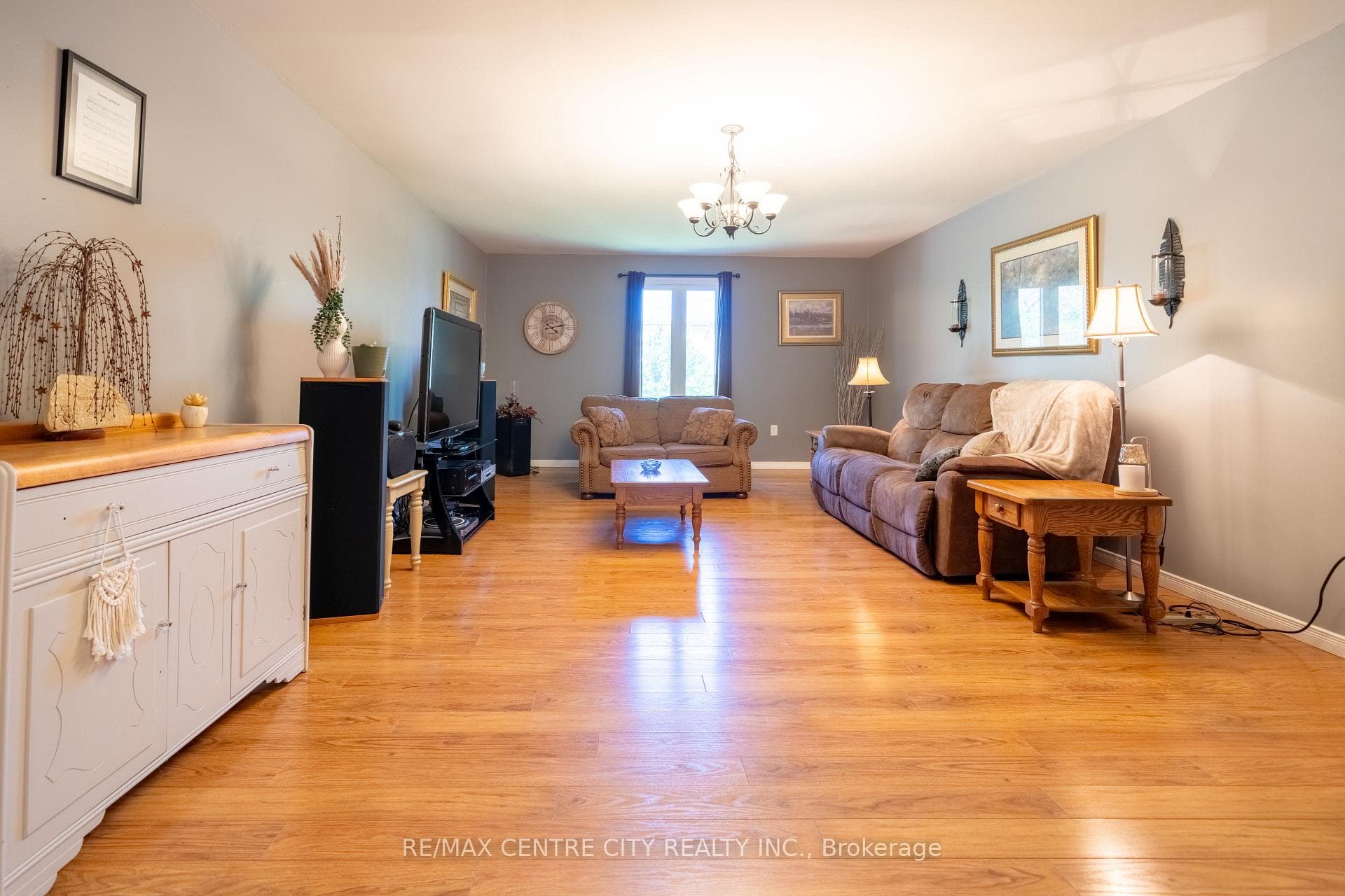 176 Eastman Avenue photo 22