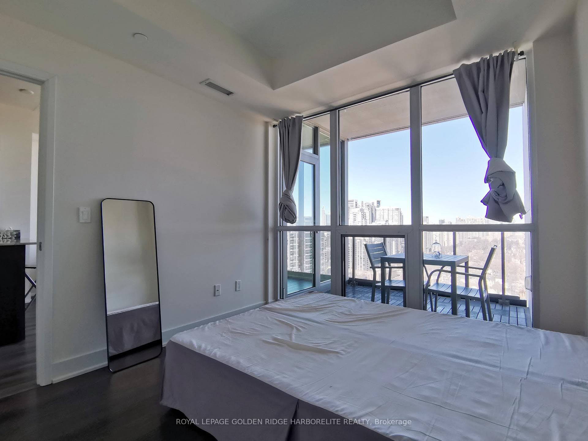 88 Sheppard Avenue Unit 2308 photo 6