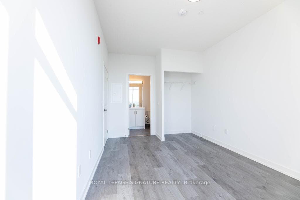 1010 Dundas Street Unit 511 photo 18