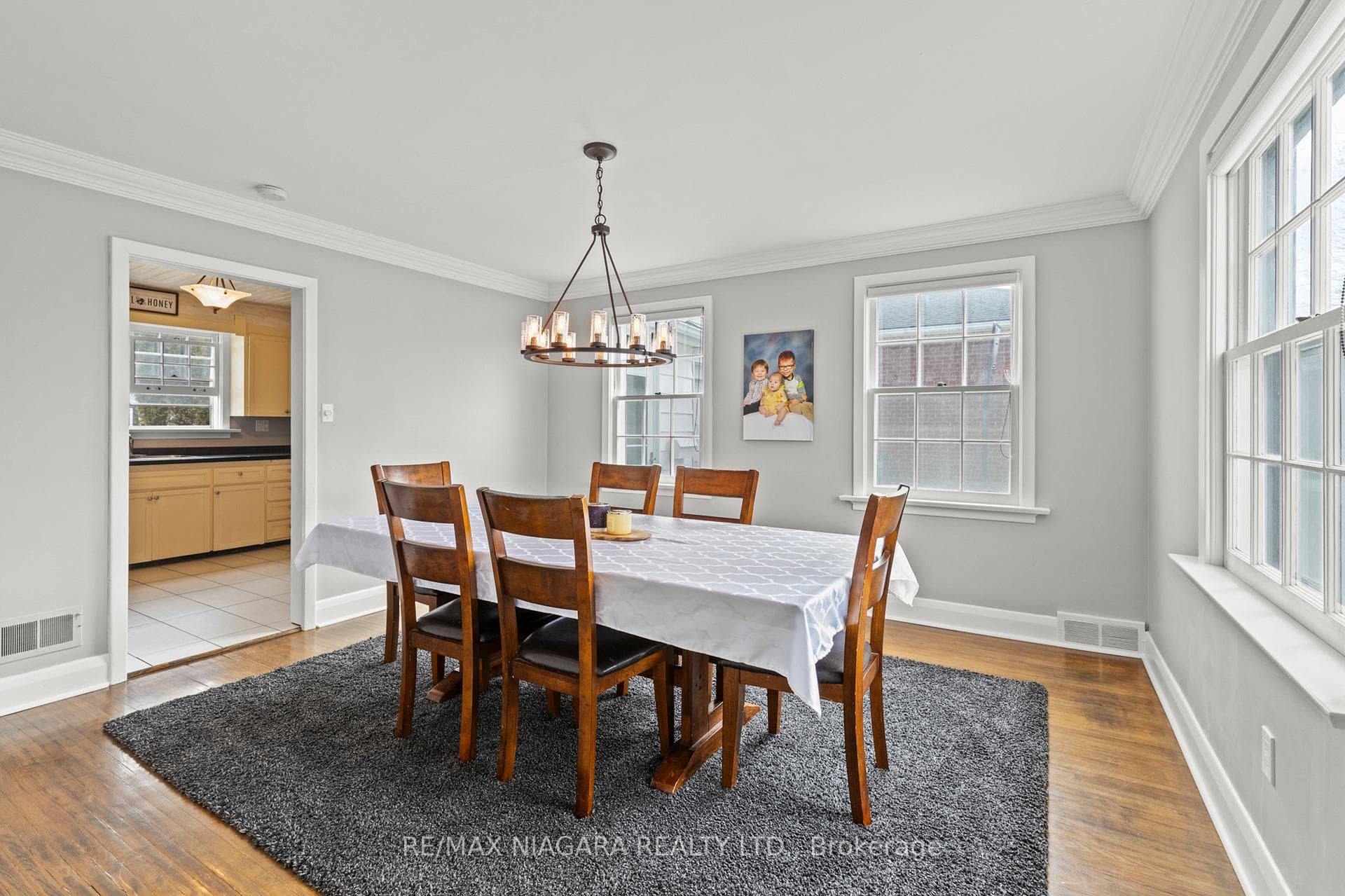 96 Laughlin Avenue photo 4