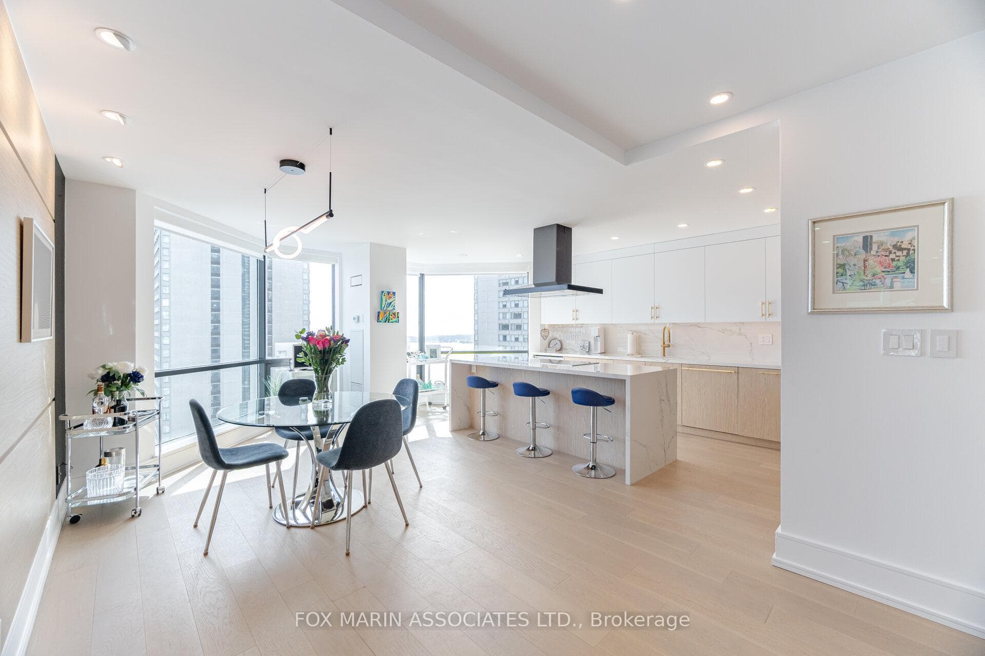 10 Queens Quay Unit 2502 photo 8