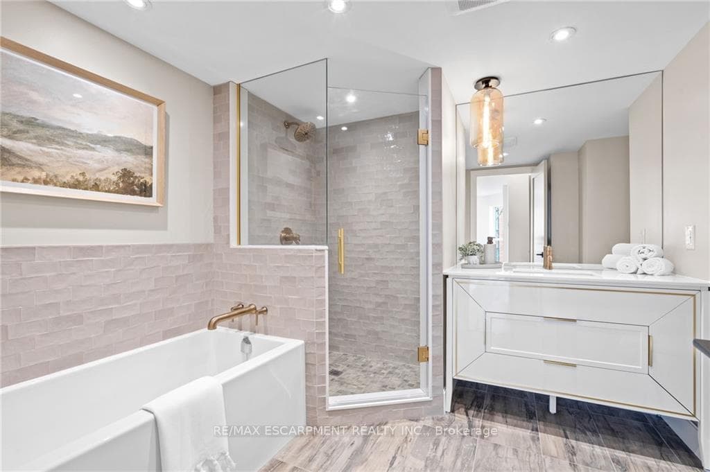 2210 Lakeshore Road Unit 406 photo 17