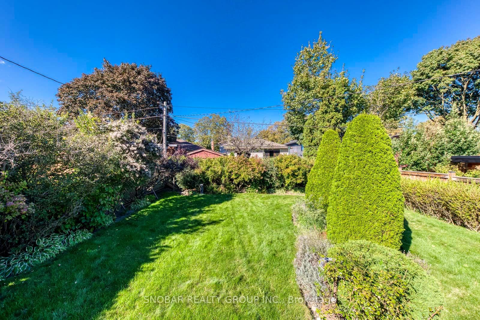 232 La Rose Avenue photo 26