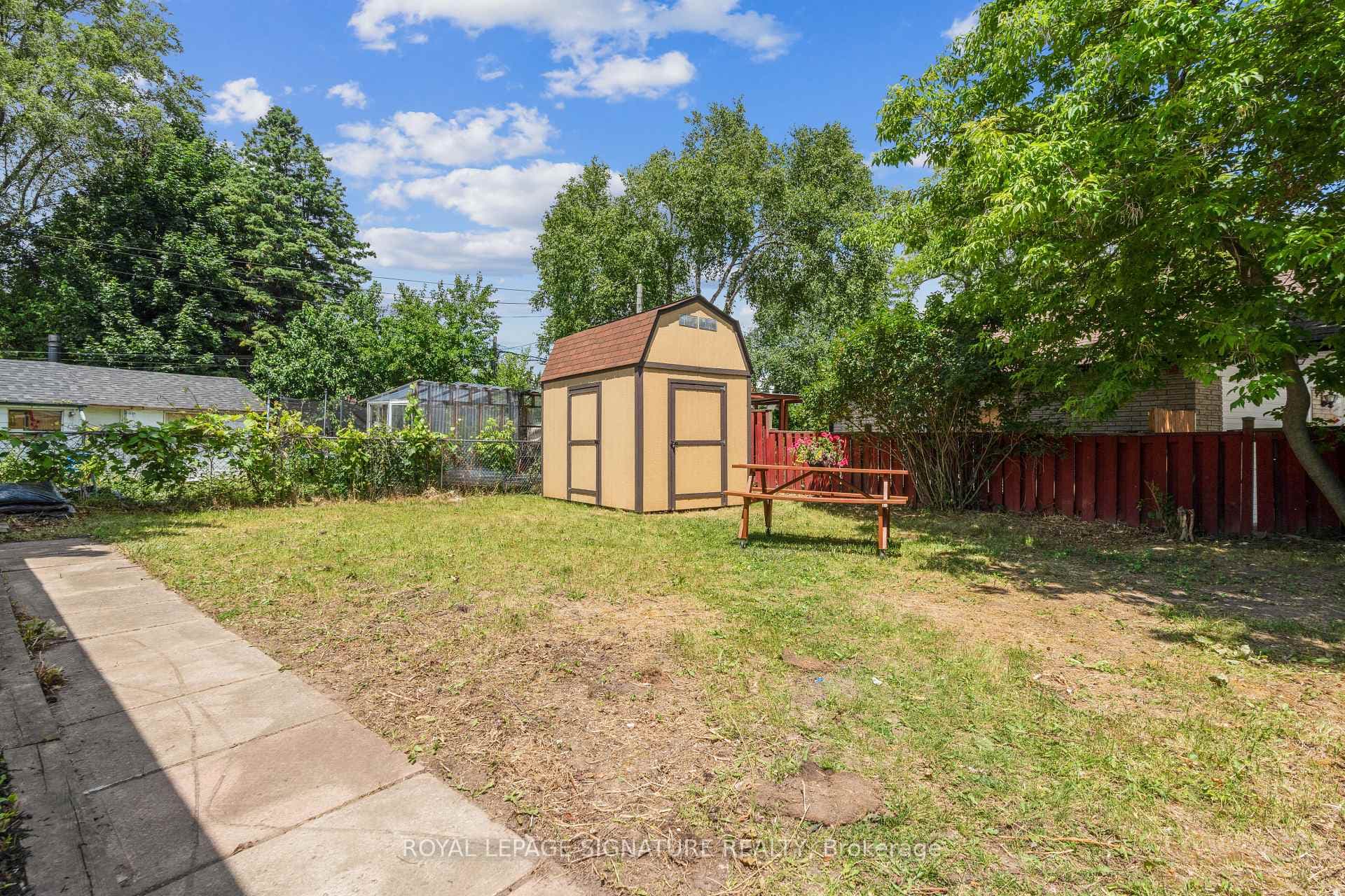 2 Alanbury Crescent photo 32