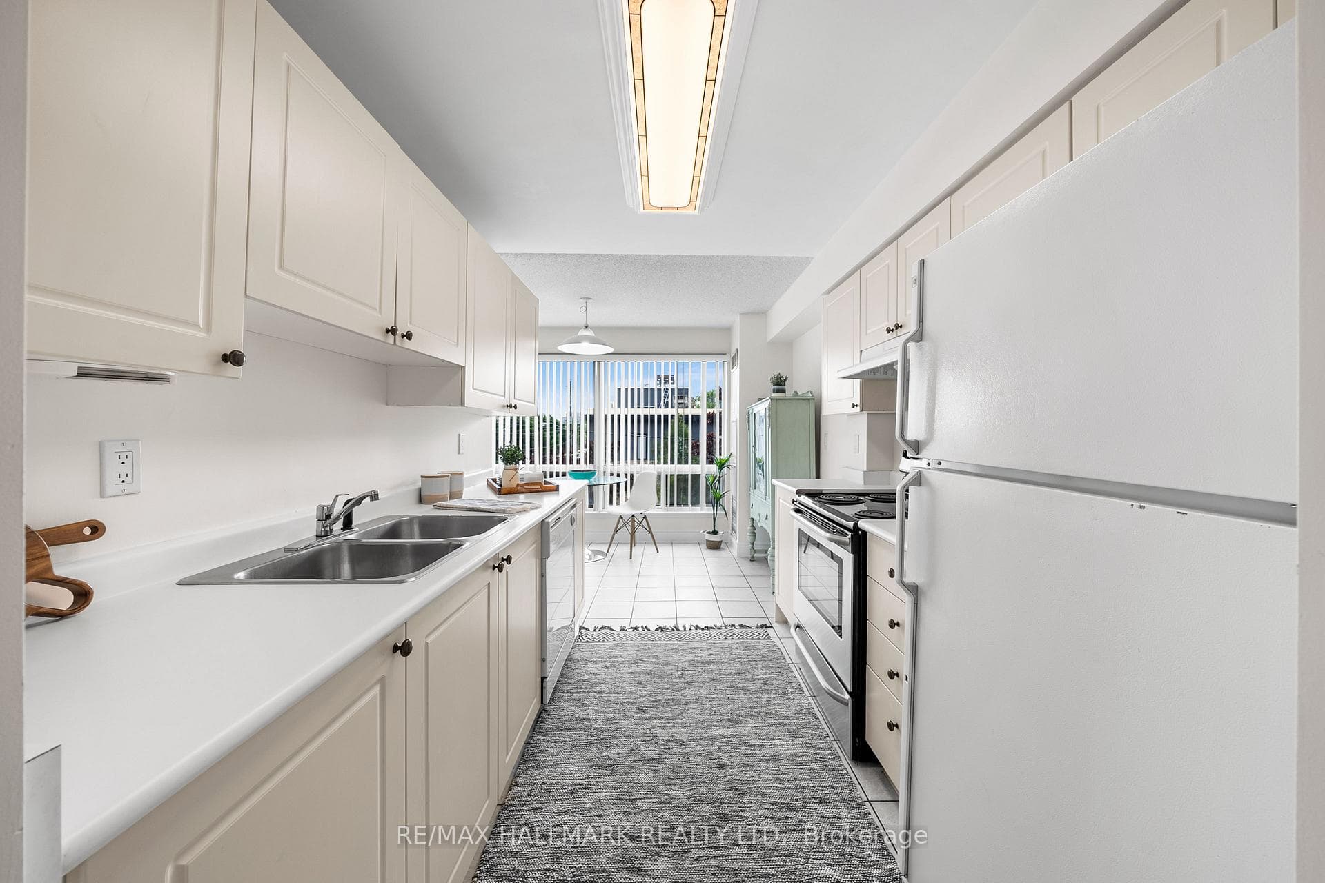 1 Hycrest Avenue Unit 208 photo 14