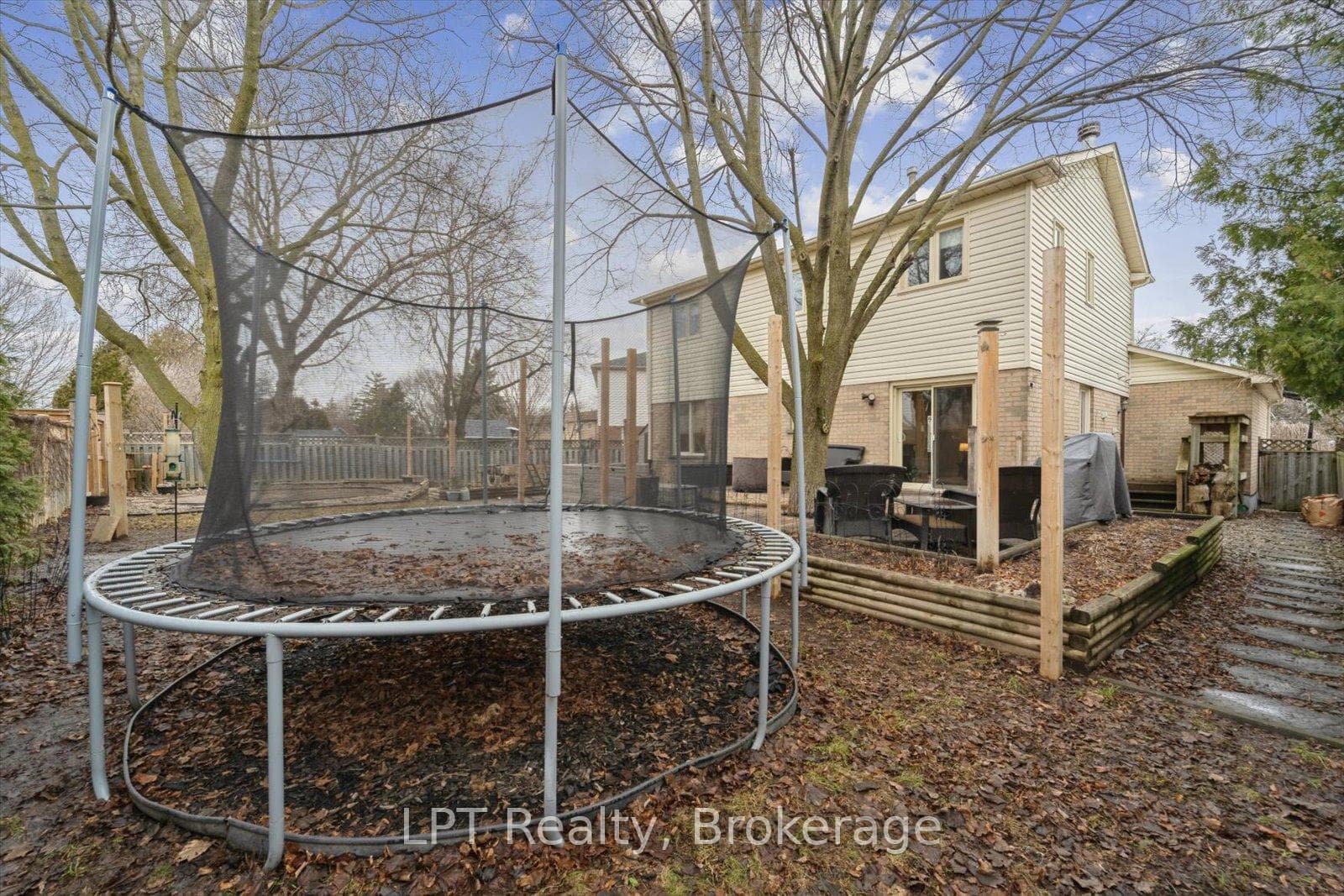 28 Faircomb Crescent photo 43