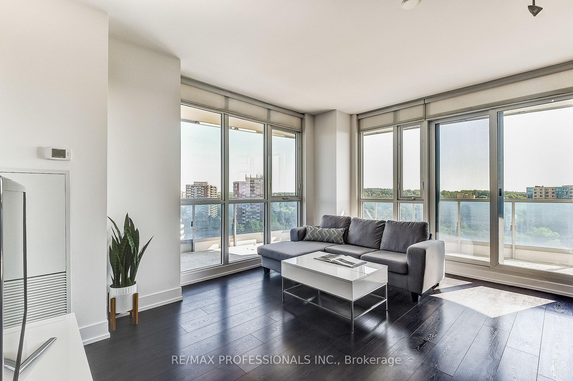 Highly Sought After Corner Suite