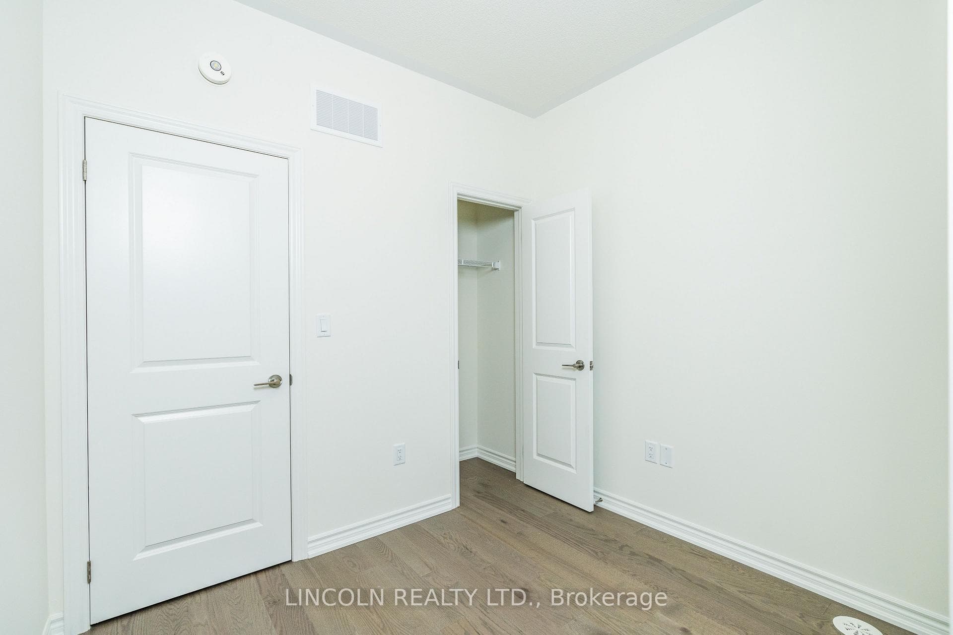 84 Paisley Drive photo 7