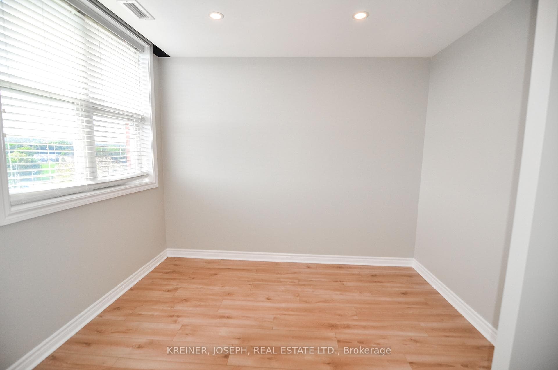 15450 Yonge Street Unit 404 photo 18