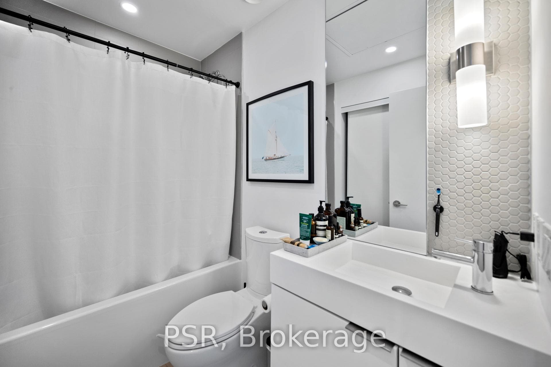 33 Helendale Avenue Unit 3101 photo 4