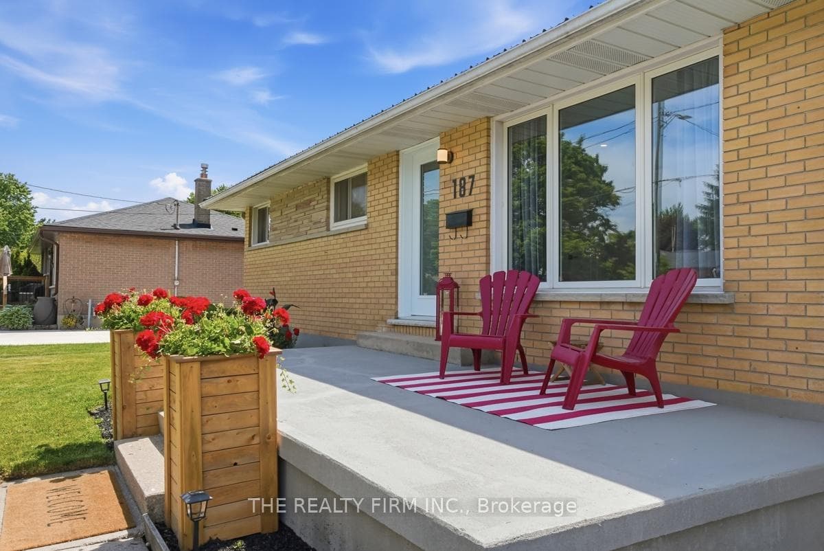 187 Byron Street photo 5