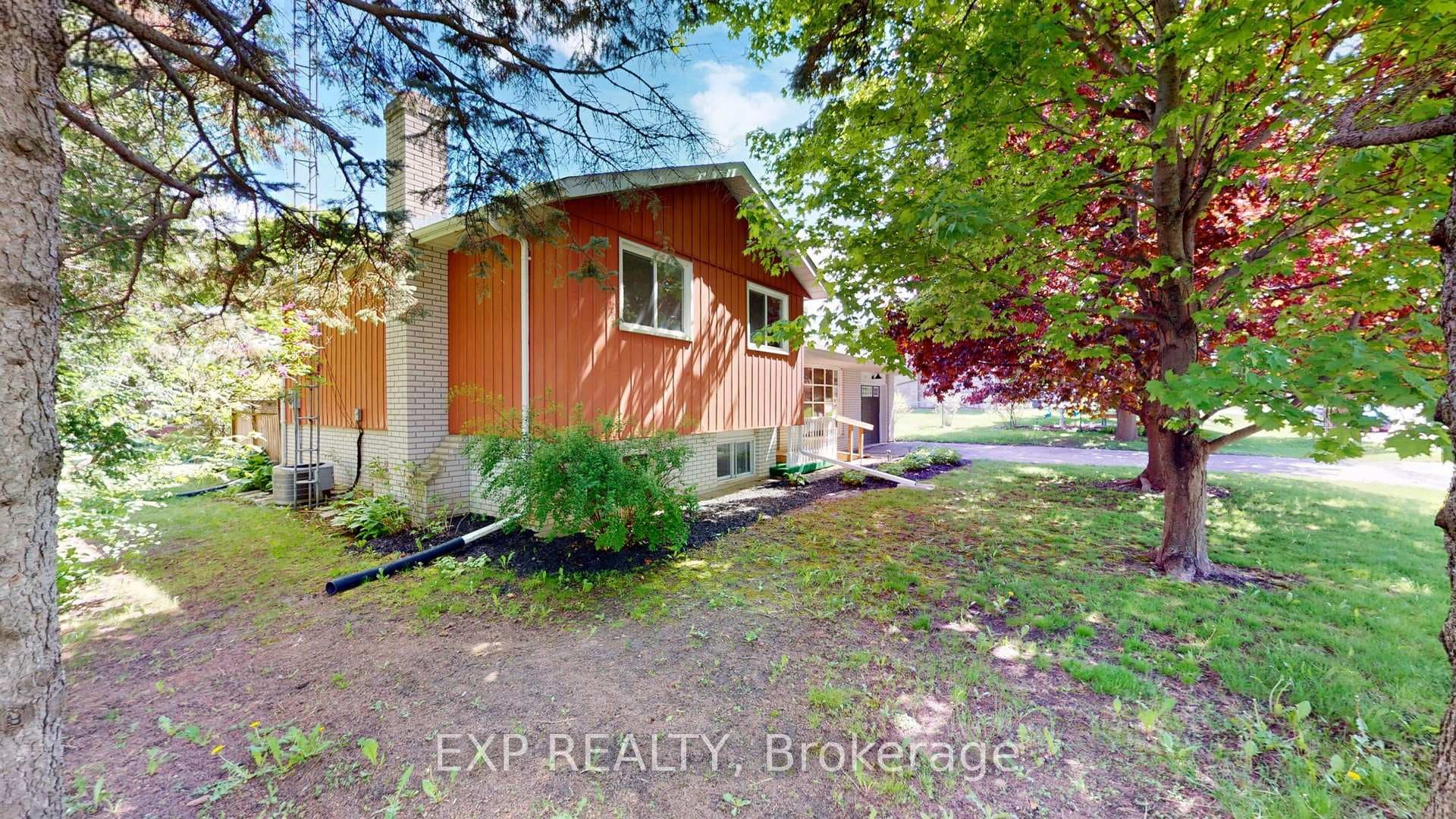 95 Meadowlands Drive photo 38