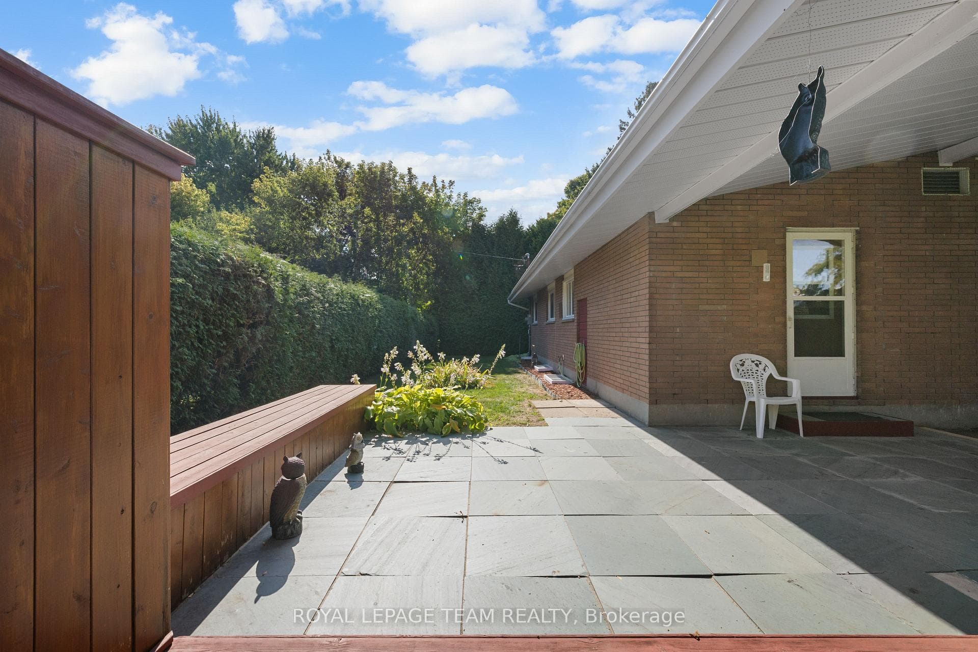 30 Ellery Crescent photo 5