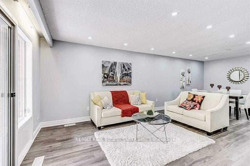 7201 Joliette Crescent Unit Upper Level photo 4