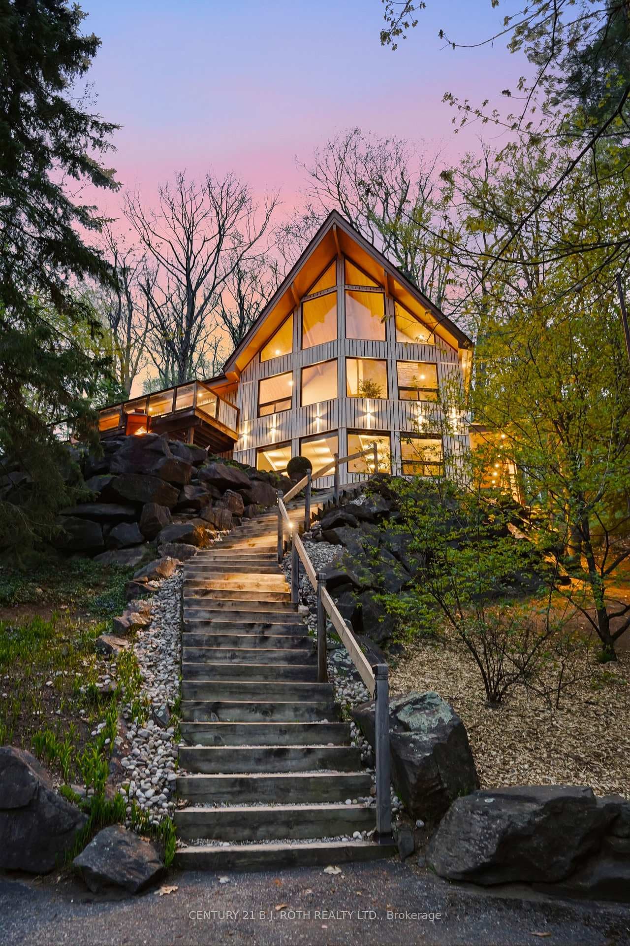 10 Pine Hill photo 2