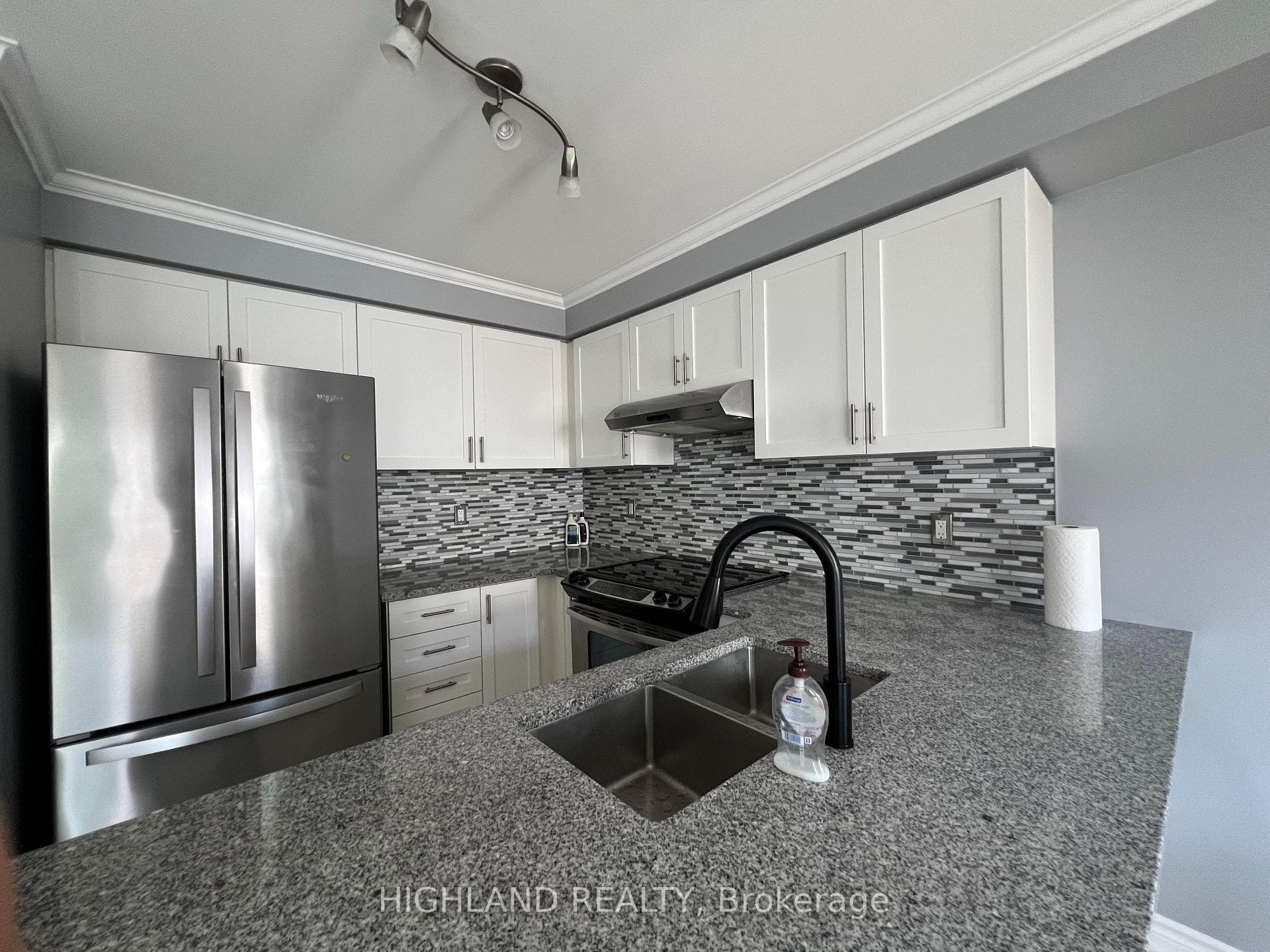 5030 Heatherleigh Avenue Unit 88 photo 11