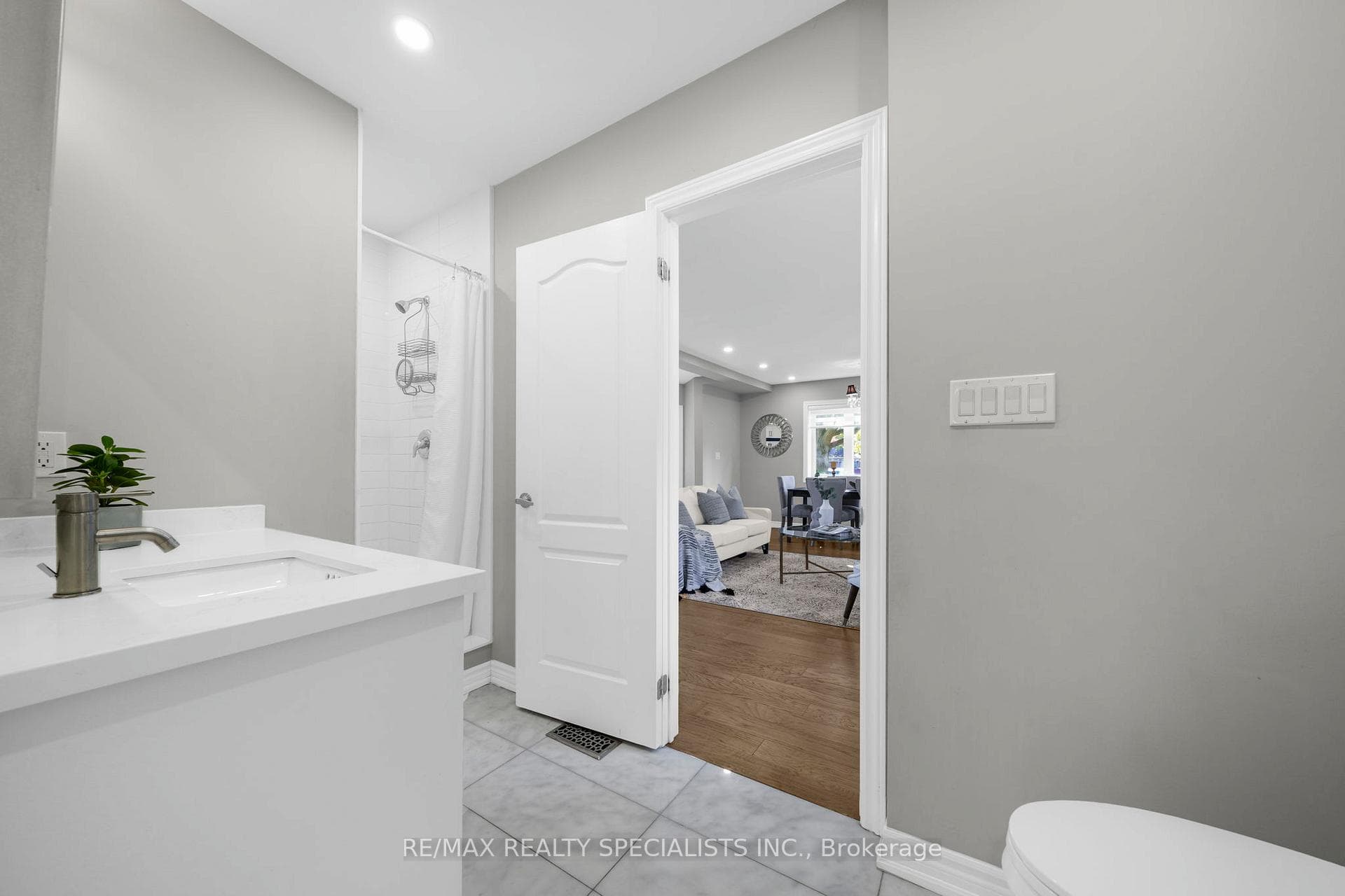 46 Elizabeth Street photo 23