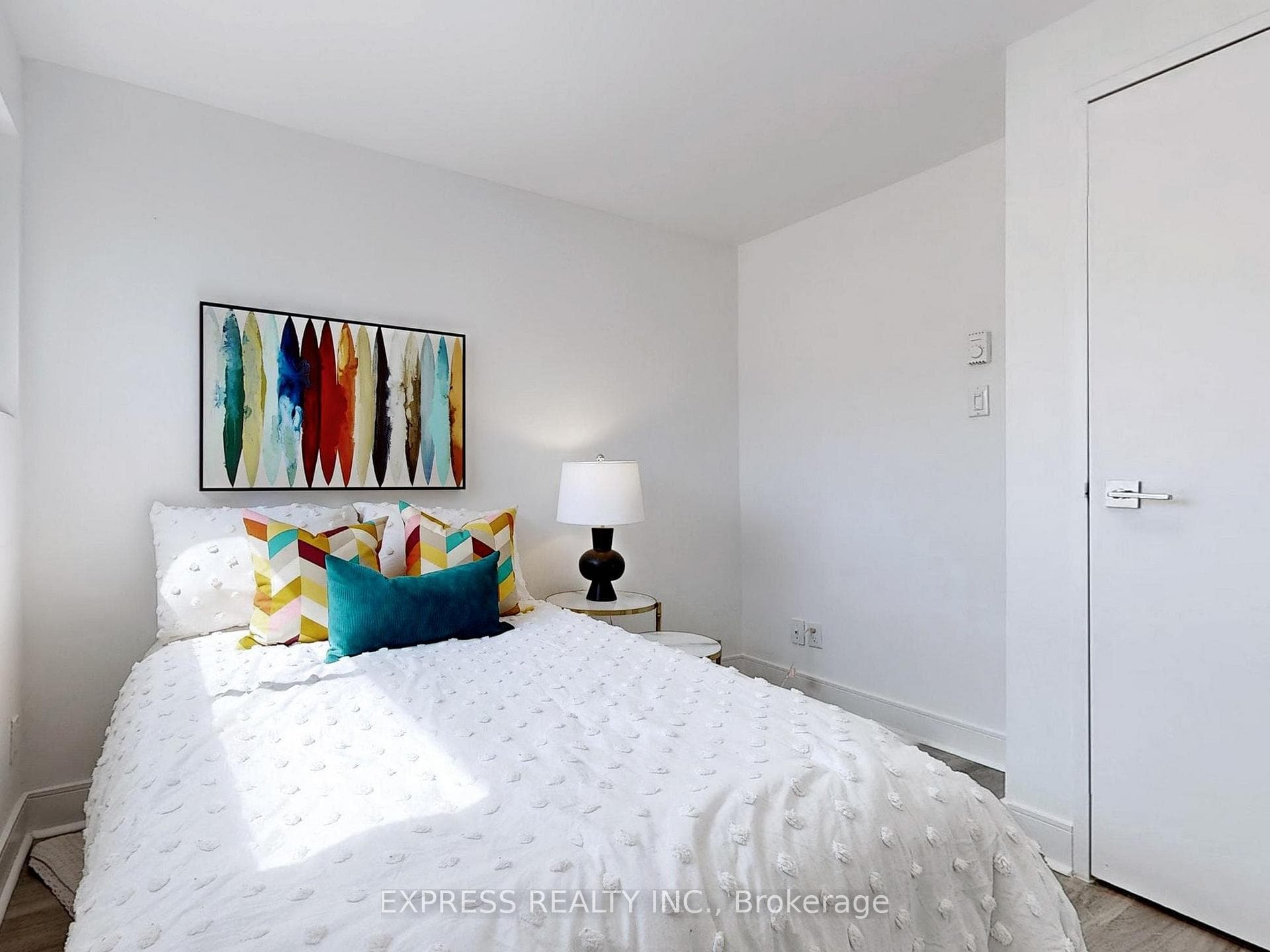 1666 Queen Street Unit 18 photo 25