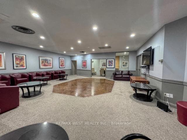633 Bay Street Unit 1822 photo 36