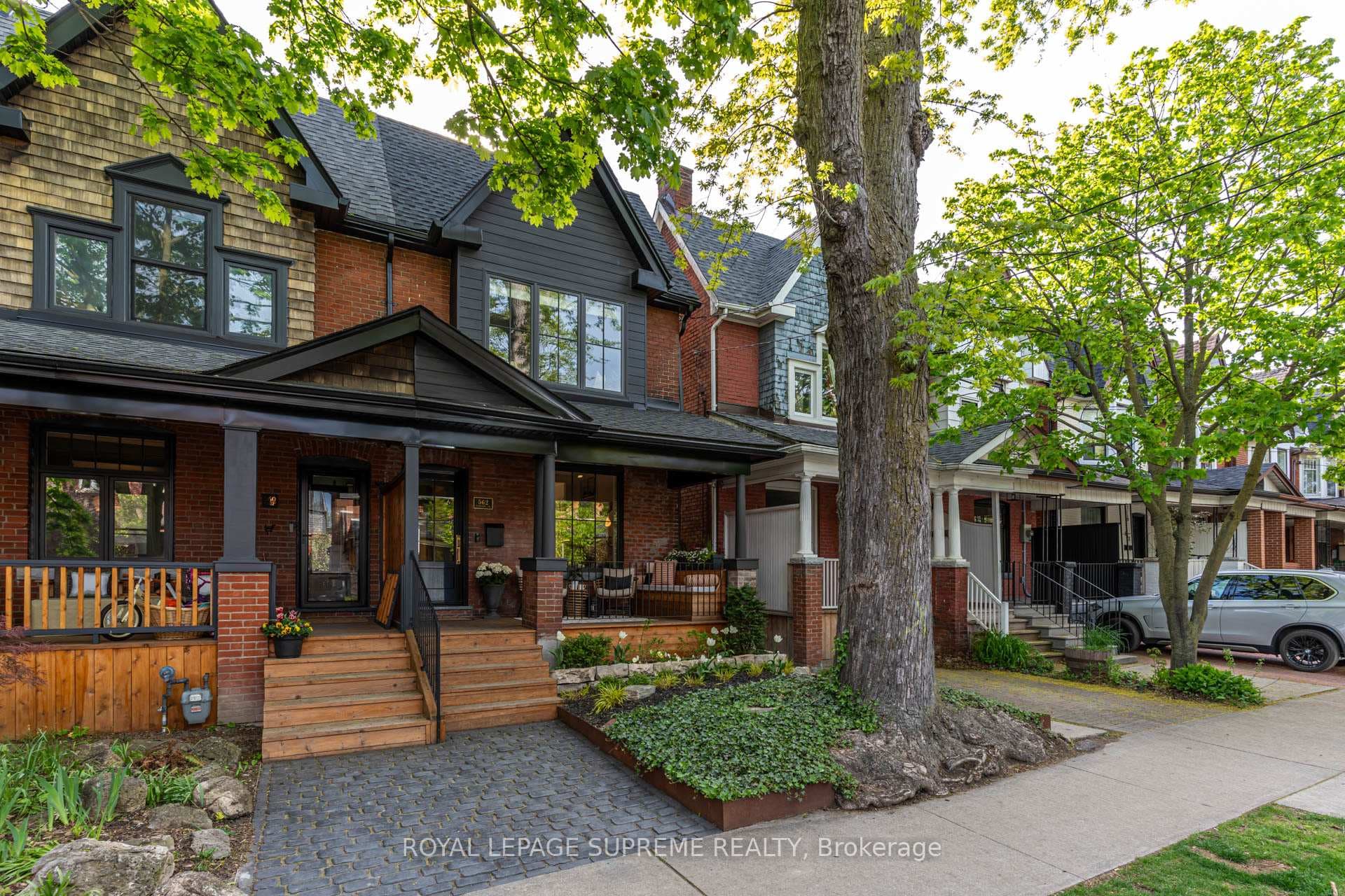 562 Gladstone Avenue photo 1