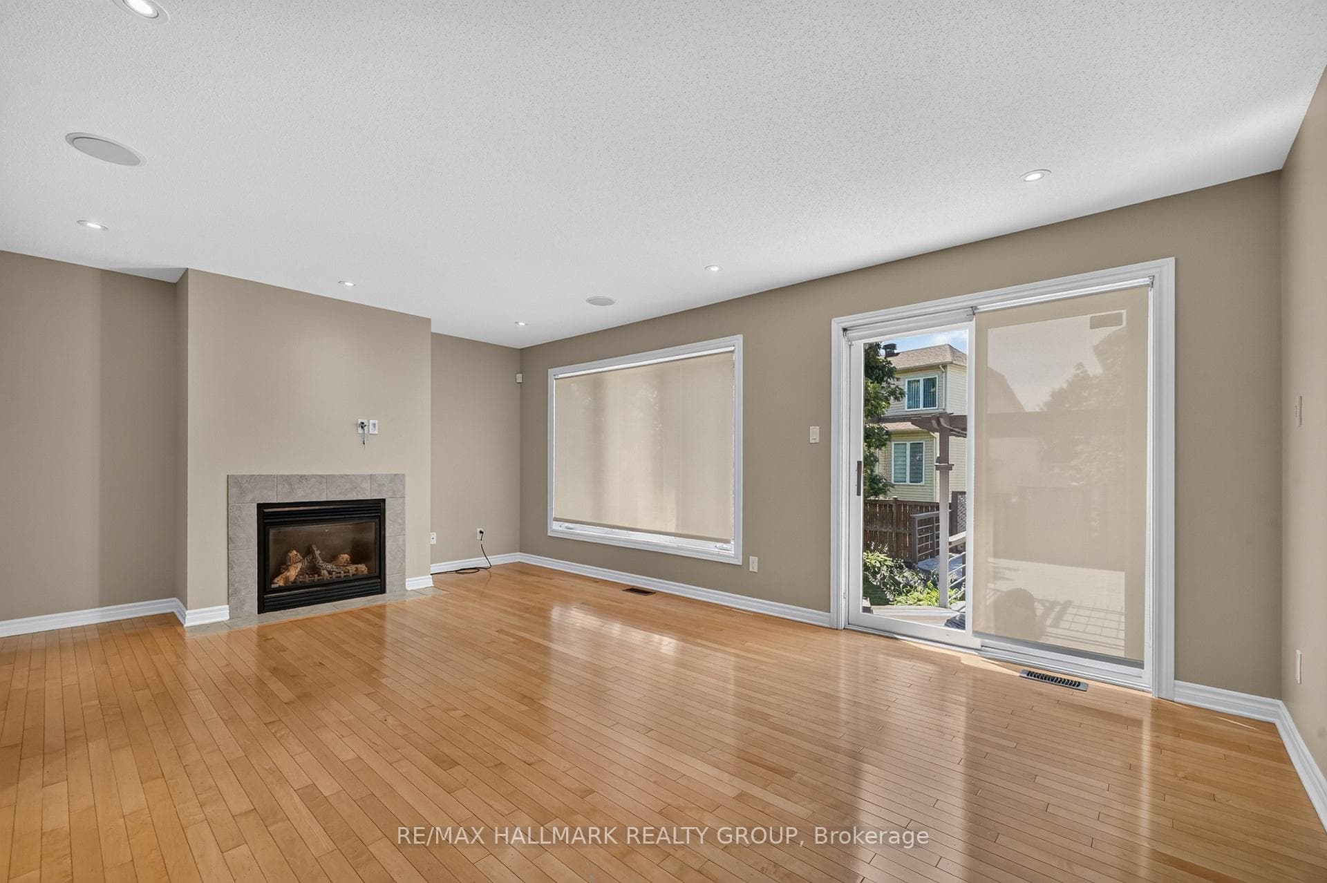 2028 MELETTE Crescent photo 6