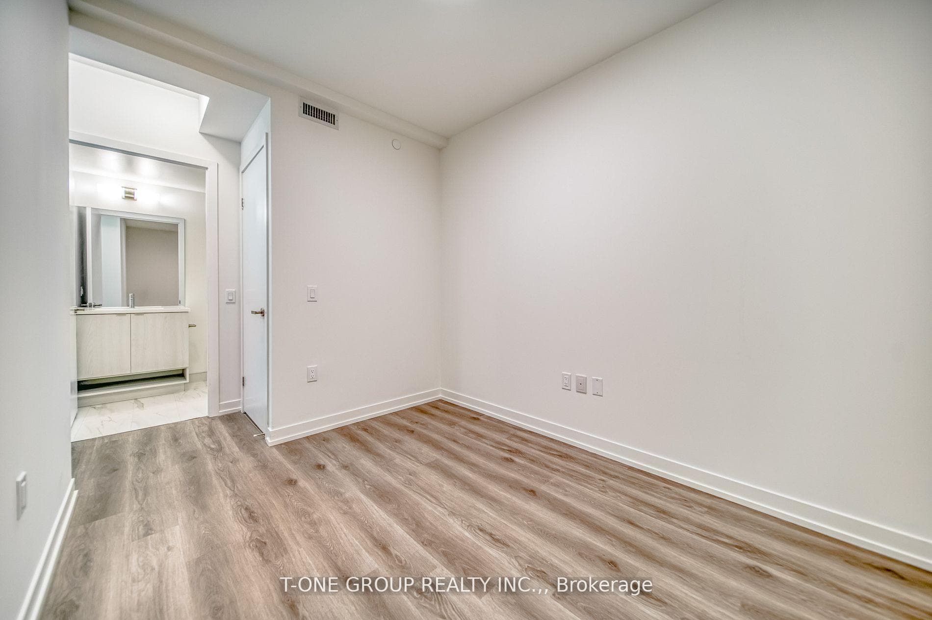 138 Downes Street Unit 6807 photo 14