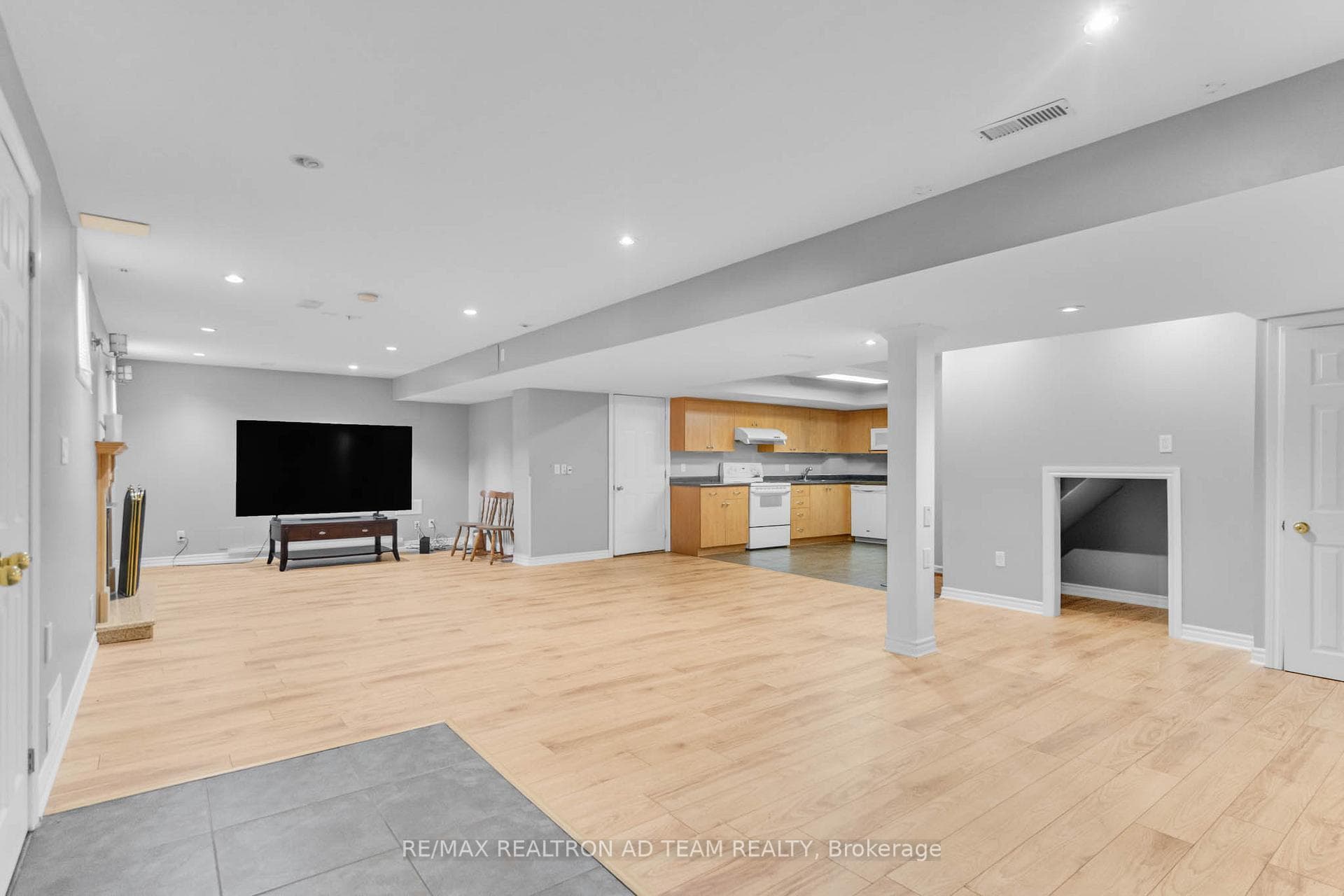 498 Tremblant Court photo 37