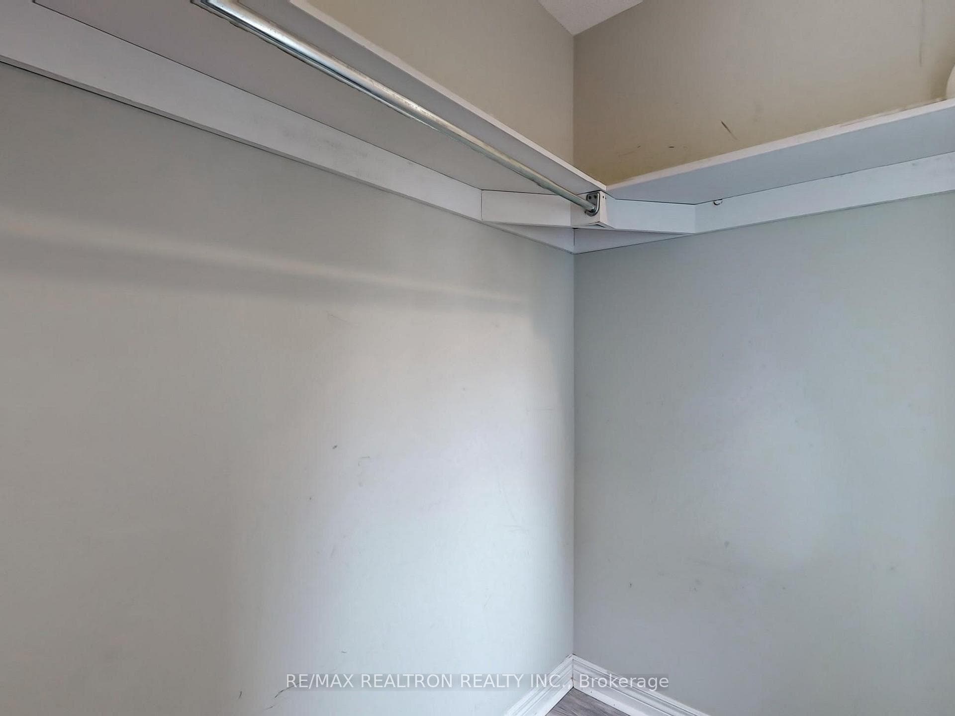 14 Eastport Drive photo 20